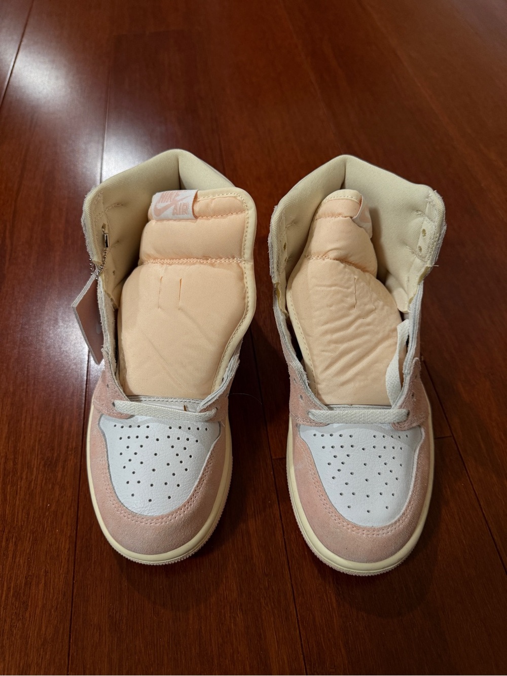 New Women’s Jordan 1